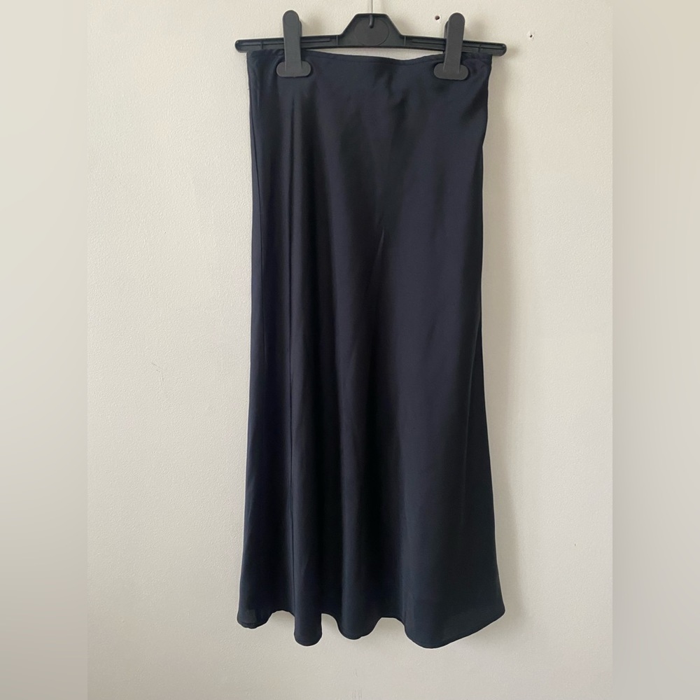 Black Satin Effect Elastic Band Abercrombie Midi Skirt